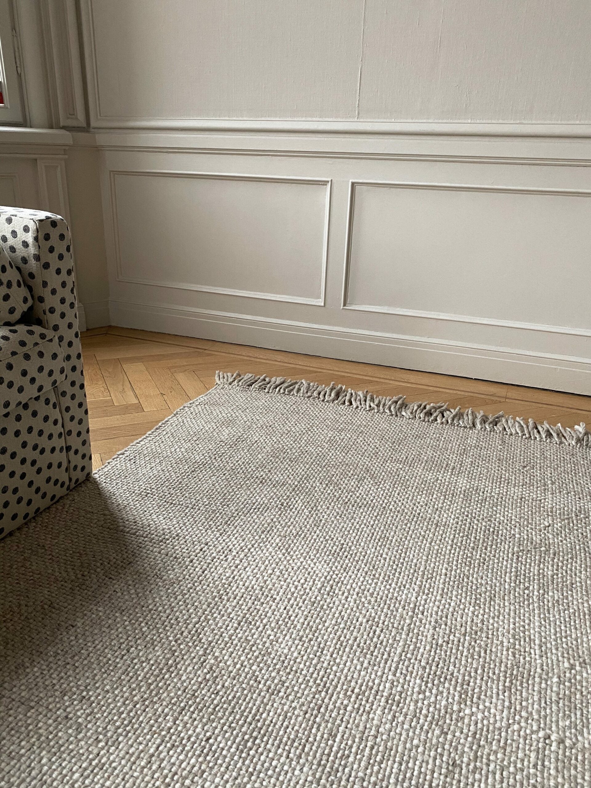 Stor beige matta tillverkad av återvunnet material Melimeli