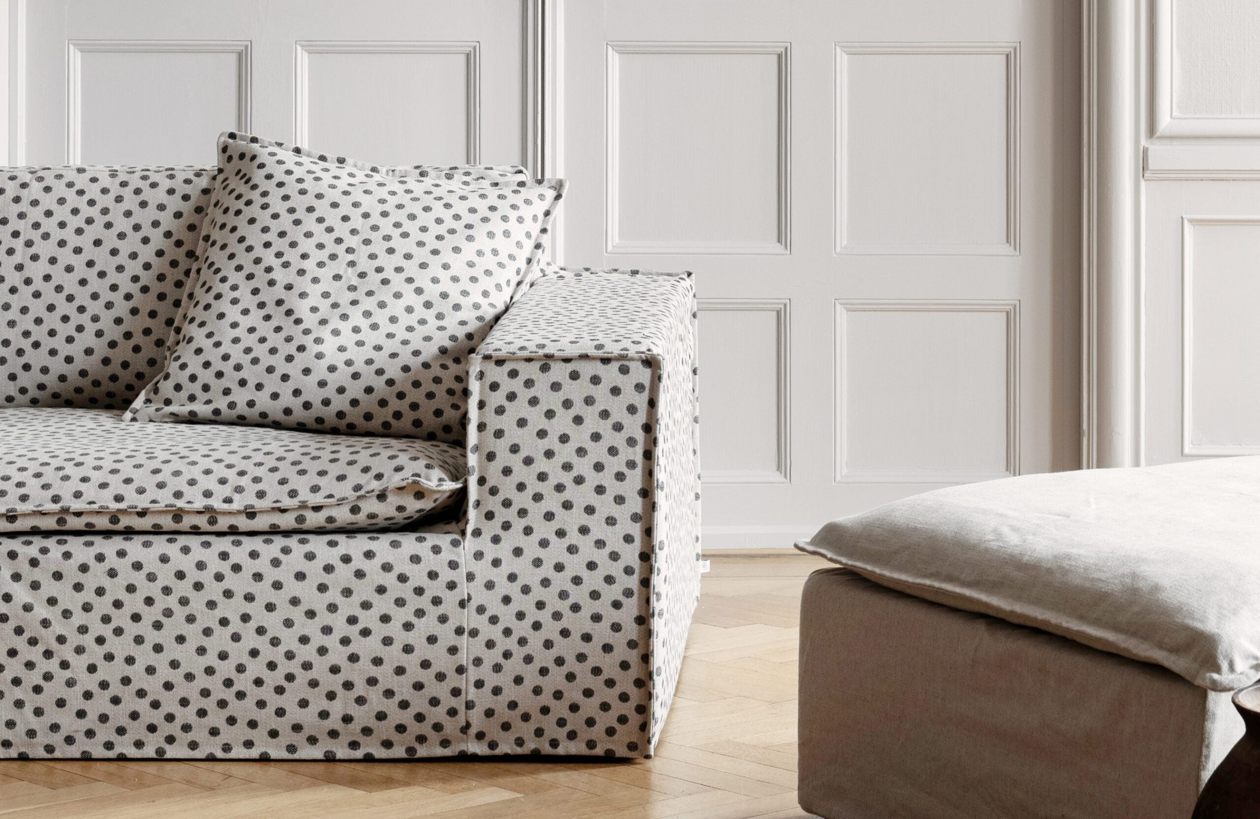 Prickigt linnetyg Luca soffa