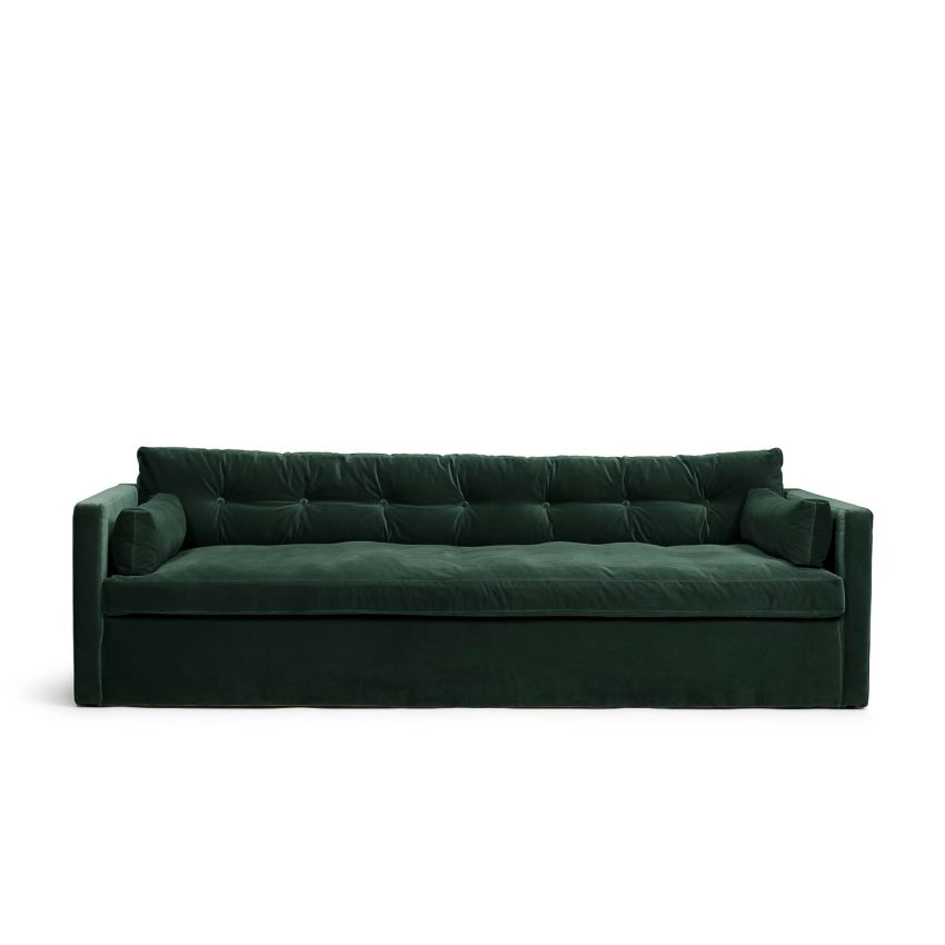 Dahlia Grande 3-Sitssoffa Emerald Green är en djup och bekväm soffa i mörkgrön sammet från Melimeli