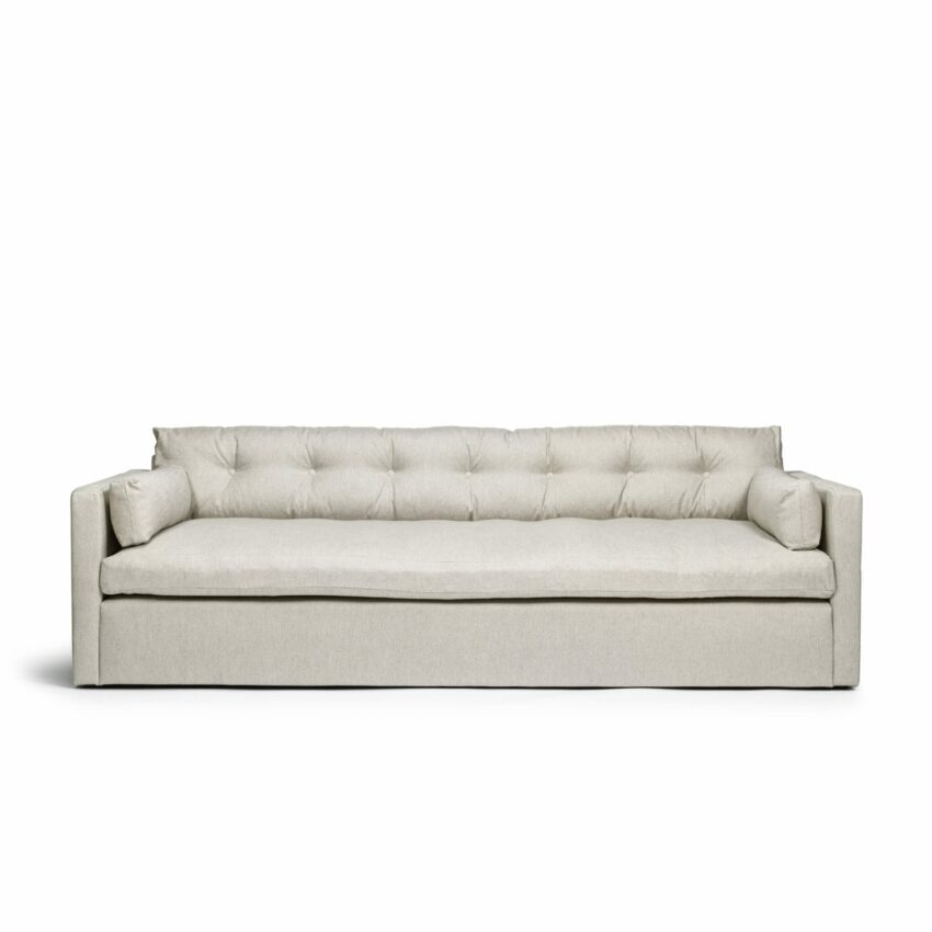 Dahlia Grande 3-Sitssoffa Off White är en djup och bekväm soffa i beige/ljusgrå linne från Melimeli