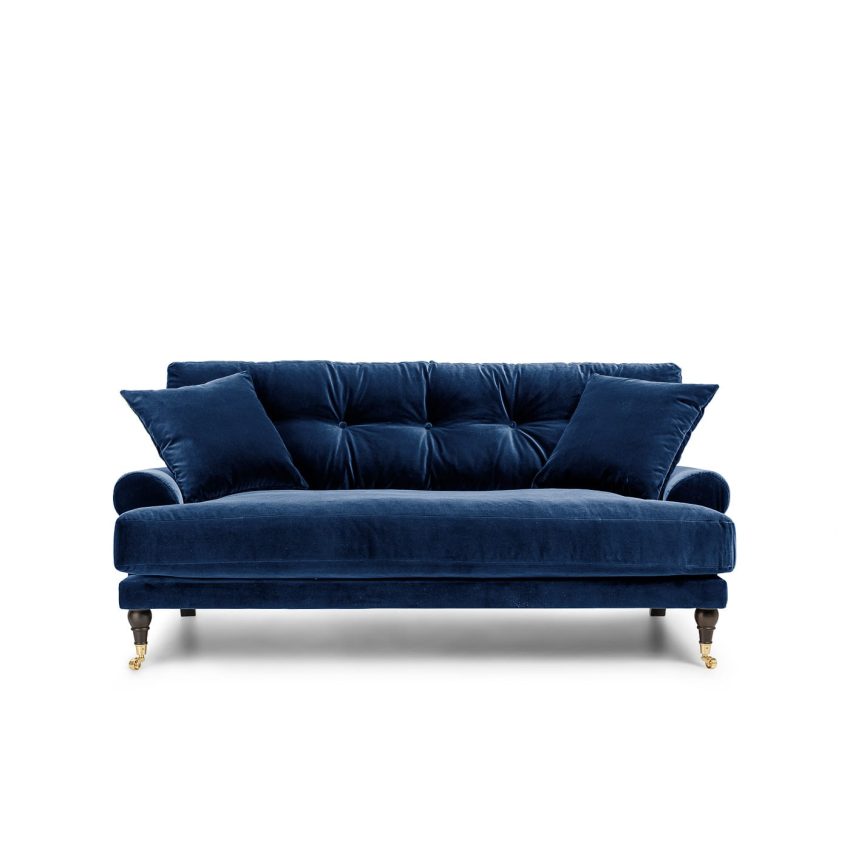 Blanca 2-seters sofa Deep Blue er en Howard sofa i mørkeblå fløyel fra Melimeli