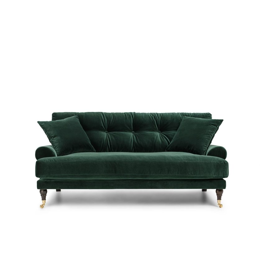 Blanca 2-Sitssoffa Emerald Green är en Howard-soffa i mörkgrön sammet från Melimeli