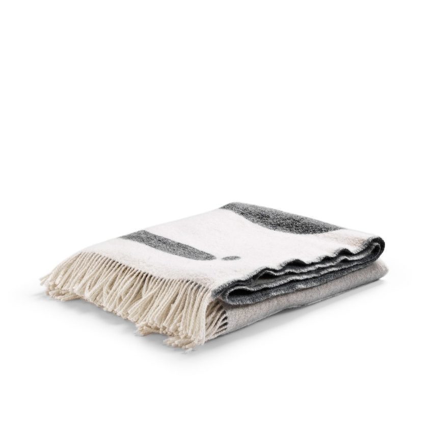 idea wool blanket in black/white sculptural pattern melamine