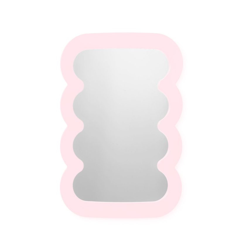 Soso Half Body Mirror Pink is a wall mirror with a wavy frame from Melimeli