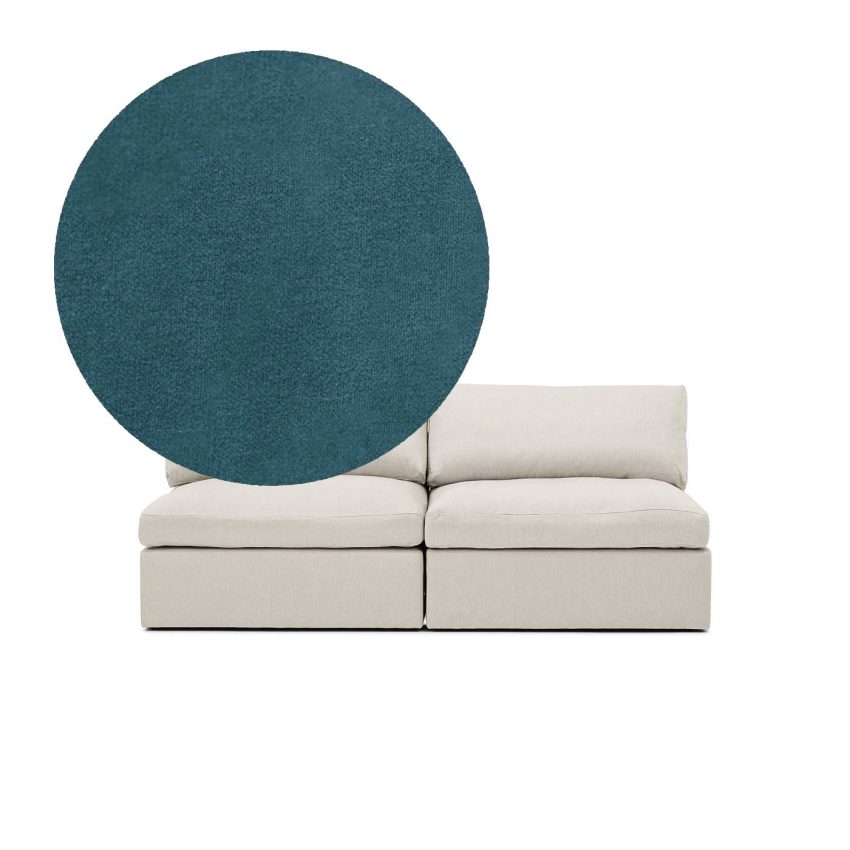 Lucie 2-Sitssoffa (utan armstöd) Petrol är en rymlig soffa i blågrön sammet från Melimeli